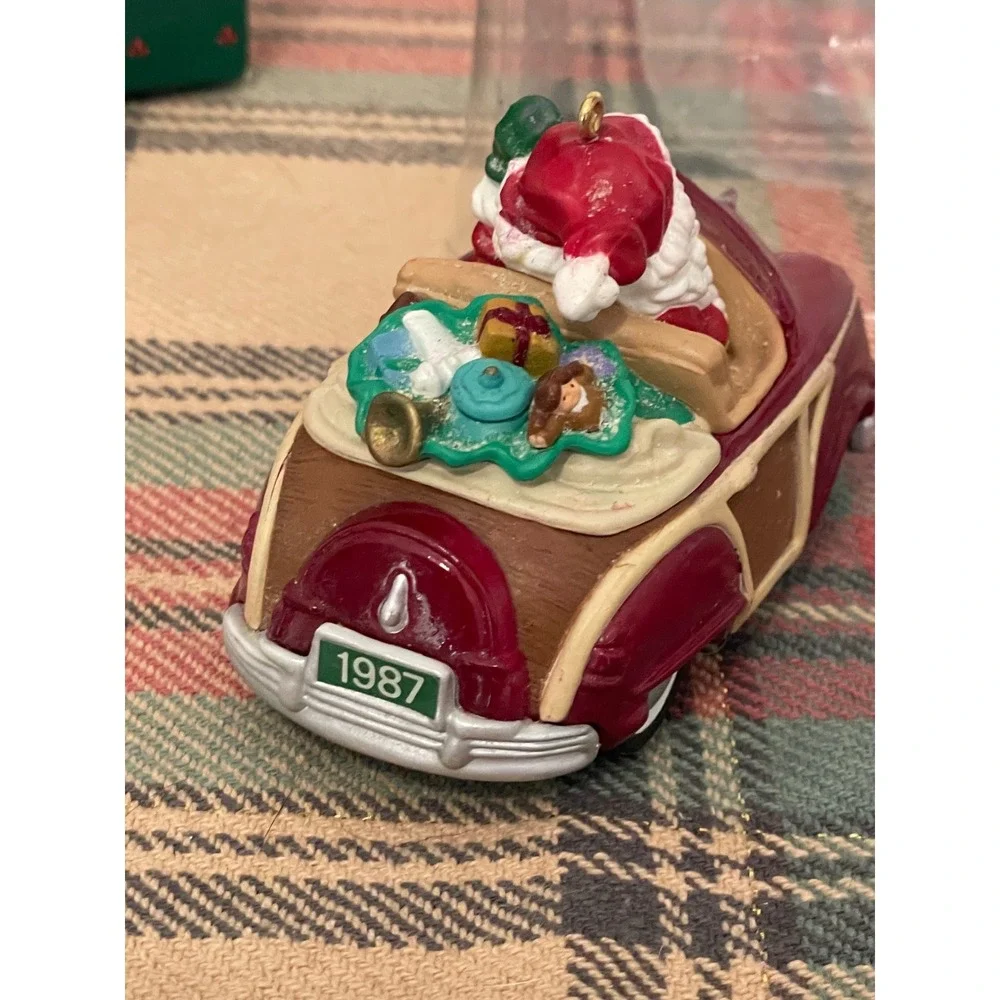 Hallmark Keepsake Ornament 1987 Santa's Woody Collector‎ Series Red Woodie Wagon